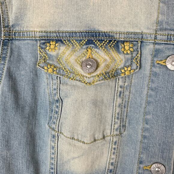 Lularoe women's medium denim jacket embroidery light wash casual yellow jean - Picture 4 of 8